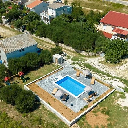 Family Friendly Apartments With A Swimming Pool Rtina - Stosici, Zadar - 21450 Eksteriør billede