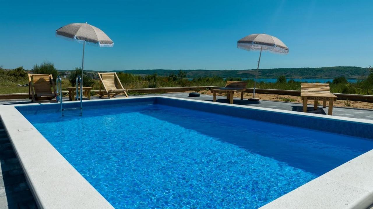 Family Friendly Apartments With A Swimming Pool Rtina - Stosici, Zadar - 21450 Eksteriør billede