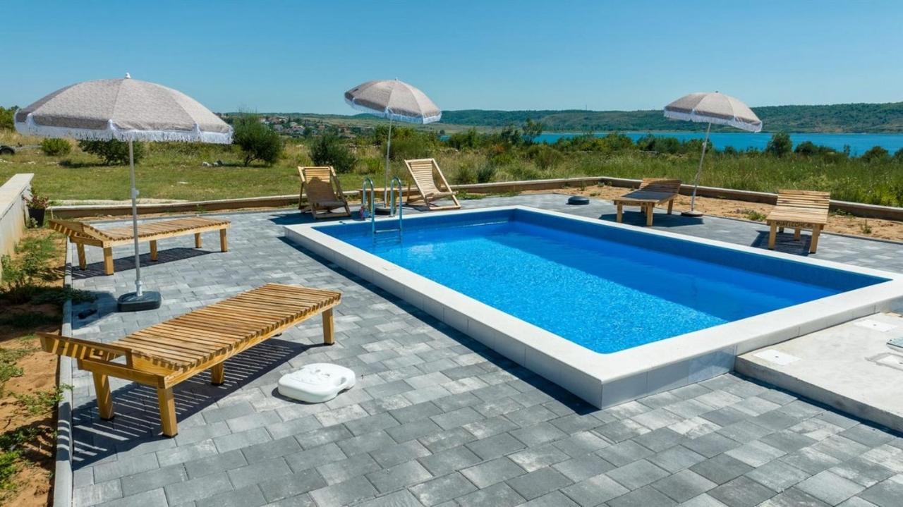 Family Friendly Apartments With A Swimming Pool Rtina - Stosici, Zadar - 21450 Eksteriør billede